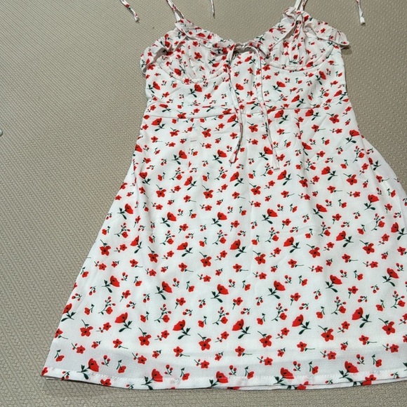 Polly Cute Dress - Picture 3 of 14